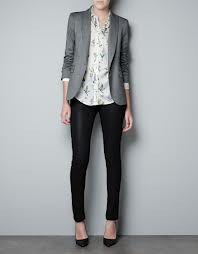 BLAZER $683.17; BLUSA $314.99; PANTALON $318.99
